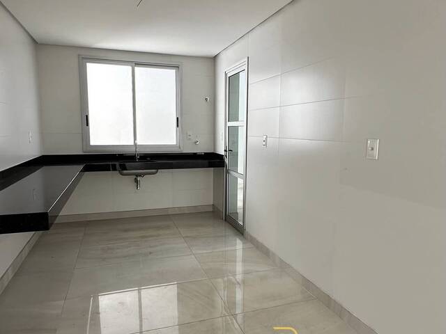 Casa para Venda em Contagem - 4