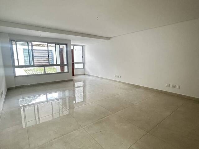 Casa para Venda em Contagem - 2