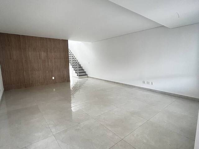 Casa para Venda em Contagem - 4